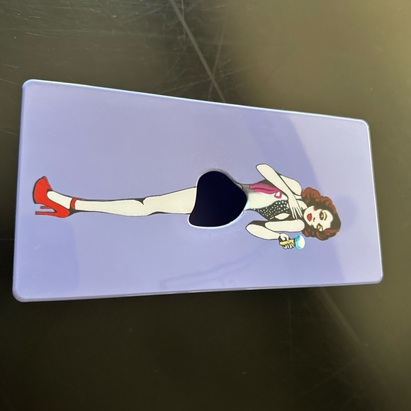 Purple Tissue Holder with Retro Design‎ - Picture 3 of 4